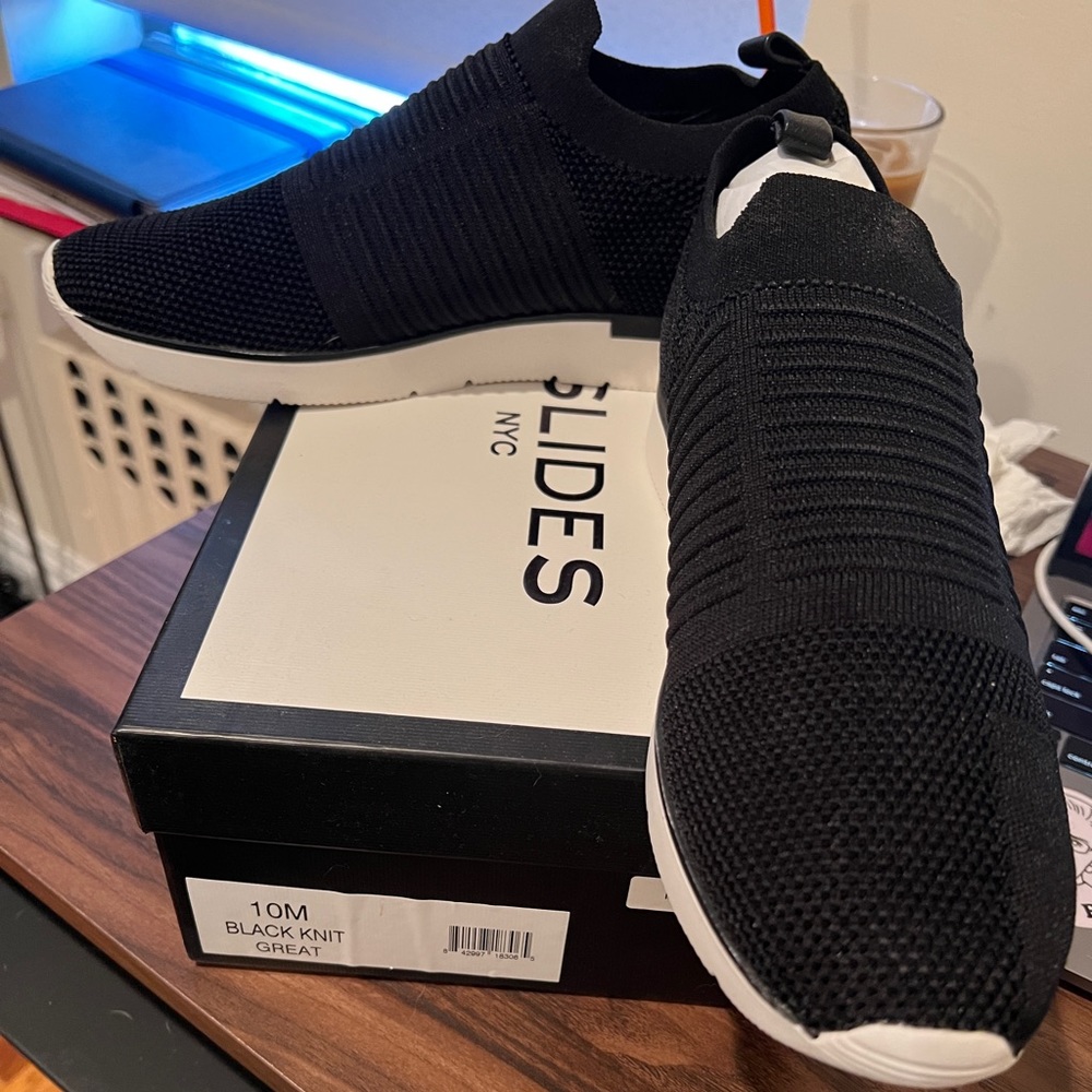 J/Slides women sneakers NIB size 10 black